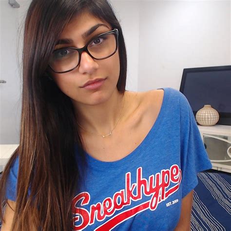 Mia Khalifa shares video from her breast surgery after it was ...